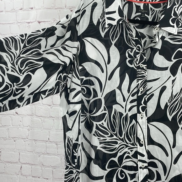 Talbots Plus Size 2x Black And White Patterned Sheer Shirt Long Sleeve Button Up - Picture 7 of 10